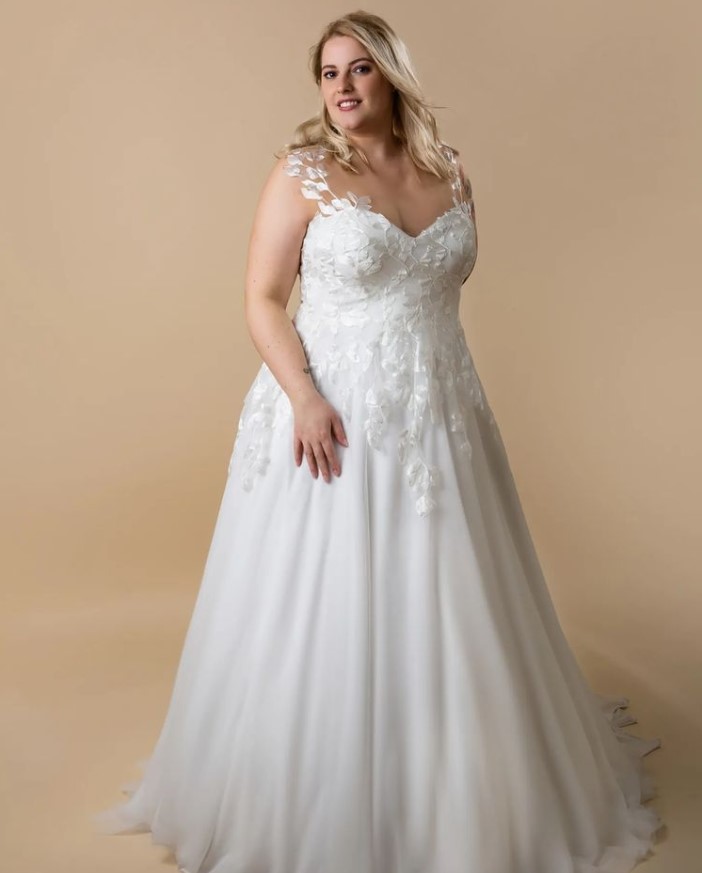 Sweetheart Neckline Wedding Gown for Brides